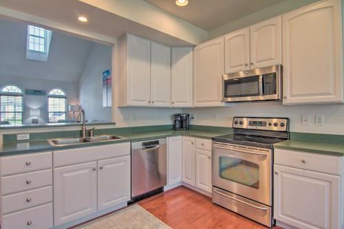Spacious Millville Townhome Less Than 4 Mi To Beach!