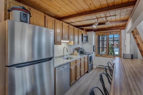 #1031- Stunning Northstar Condo Close To Skiing