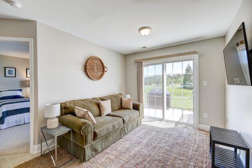 Grande At Canal Pointe 37287 Trent Ct