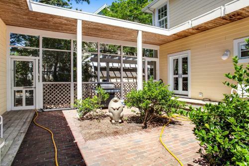 Rehoboth Beach --- 6 Holly Road