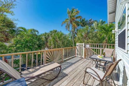 Beach House On Bay - 303 North Bay Blvd