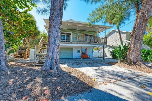 Beach House On Bay - 303 North Bay Blvd