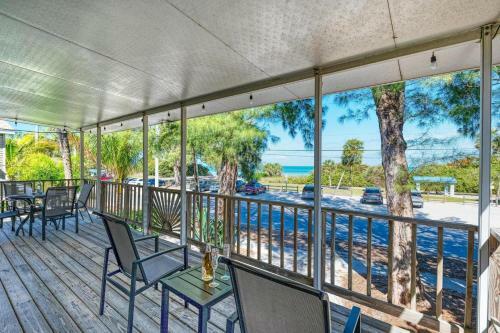 Beach House On Bay - 303 North Bay Blvd