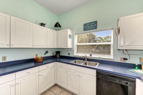 Beach House On Bay - 303 North Bay Blvd