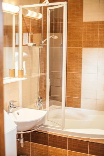 Apartm�ny U ?erven�ho Stromu