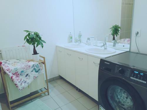 Une Chambre Dans Un Appartement Priv� So'lac