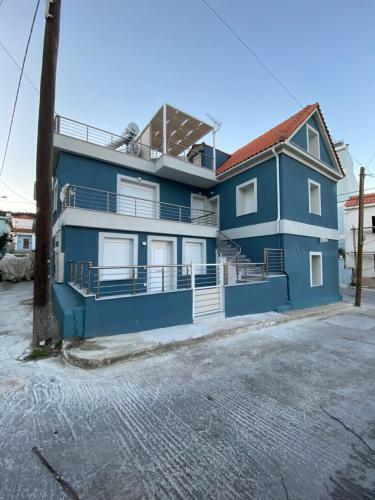 Blue Corner Apartments
