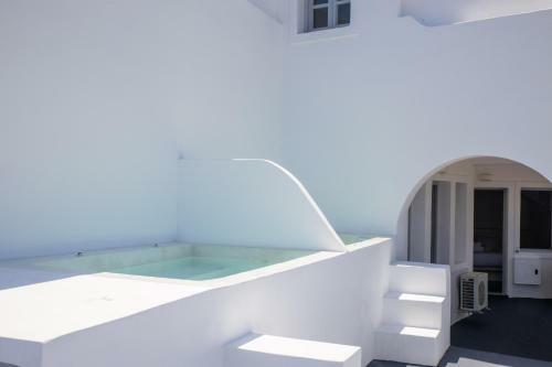 Hotel White Cave Villas