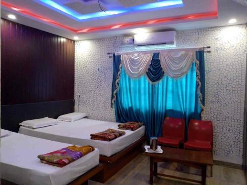 Adh Hotel Heera Palace