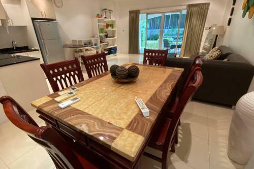 Apartamento Quiet Garden Condo For Family