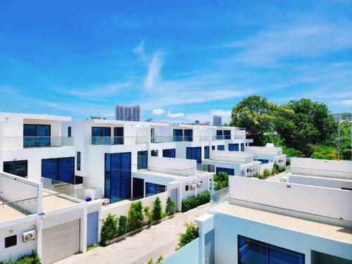 Art C Pool Villas Pattaya