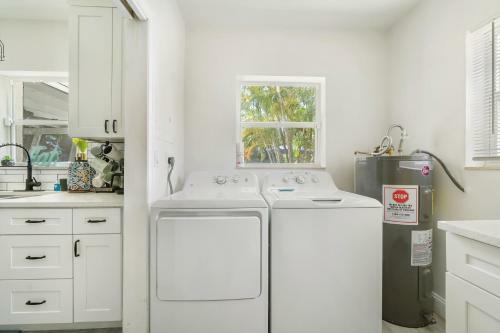 Resort Style Home W/ Pool Mins To Beach & Delray