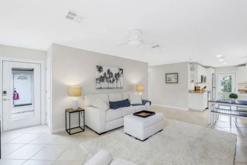 Bonita Luxury Living - Private Dock - By The Beach