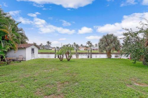 Bonita Luxury Living - Private Dock - By The Beach