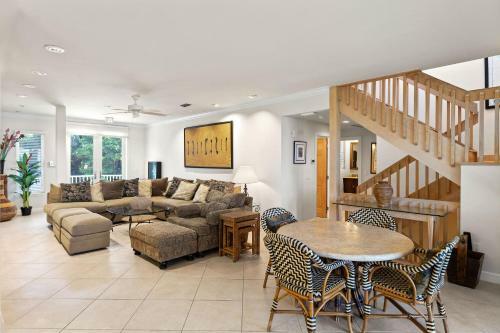 A Saba Wind South- Oceanfront Estate With Pool On Captiva Island