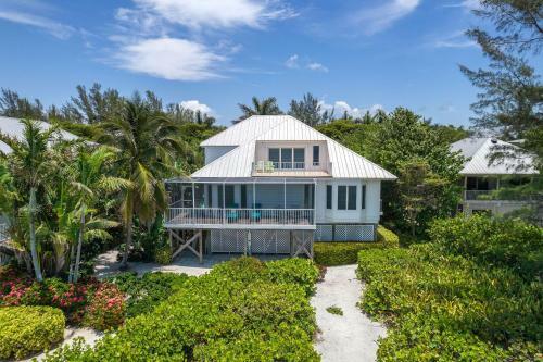 A Saba Wind South- Oceanfront Estate With Pool On Captiva Island