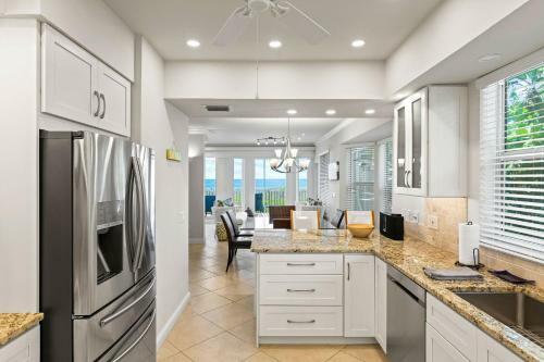 A Saba Wind South- Oceanfront Estate With Pool On Captiva Island