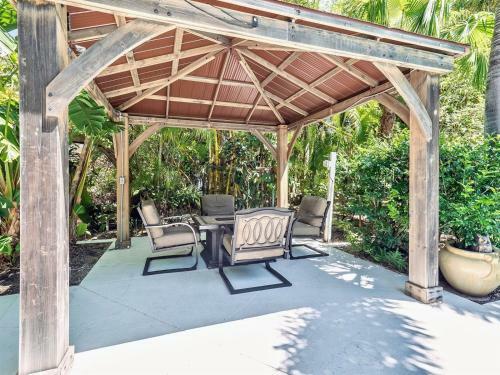 Bali Hi Estate