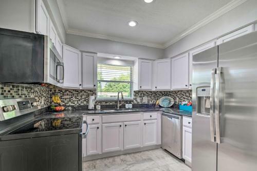 Crystal River Getaway With Hot Tub And Game Room!