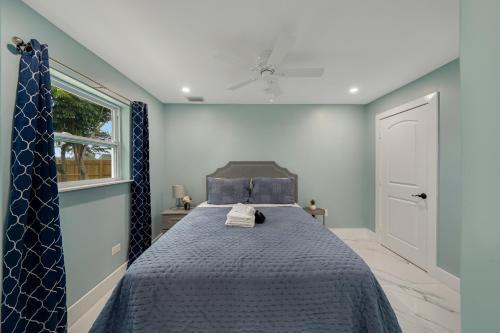 Cheerful 2 Bedroom Lakehouse Home Woffice Space