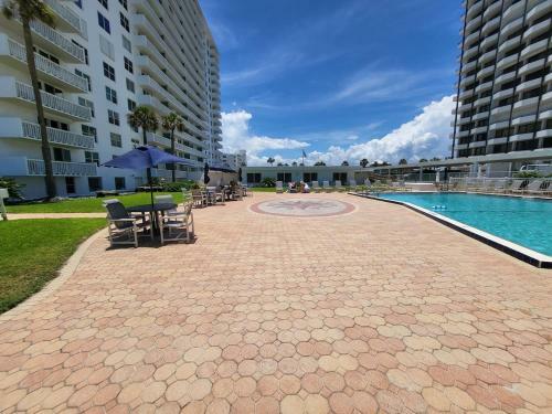 Beachfront Condominium In Daytona Beach