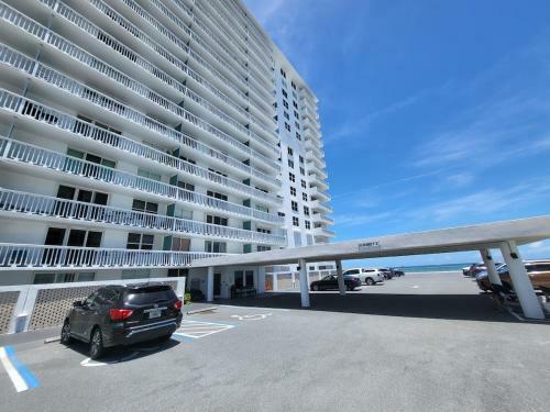 Beachfront Condominium In Daytona Beach