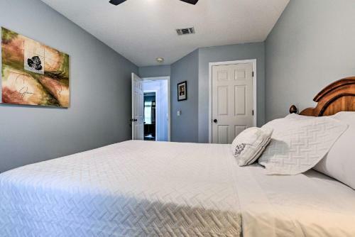 Modern Gulf Breeze Getaway Patio, Near Beach