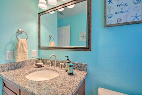 Hernando Beach Home With Pool And Canal Access!