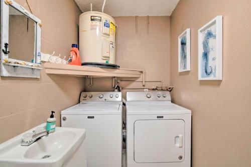 Hernando Beach Home With Pool And Canal Access!
