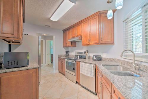 Hernando Beach Home With Pool And Canal Access!