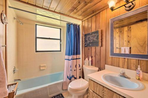 Waterfront Homosassa Family Getaway With Dock!