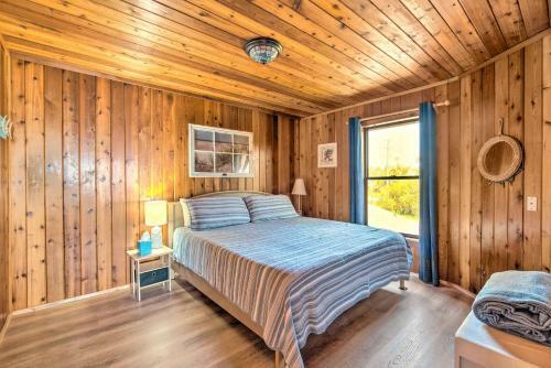 Waterfront Homosassa Family Getaway With Dock!