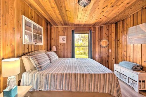 Waterfront Homosassa Family Getaway With Dock!