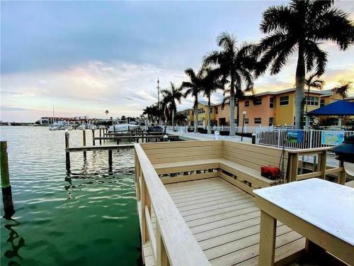 Apartamento Beautiful Condo Steps From The Beach And Gulf