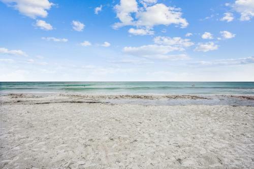 Pelican Pointe 5b Upscale Gorgeous Panoramic Views