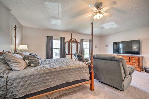 Spacious Haines City Home Yard And Game Room!