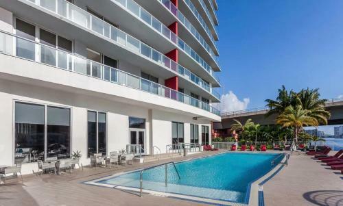 Modern Resort Balcony Endless Views Resort W 2br 2 Br Pool