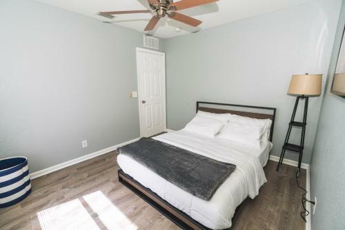 {sucasa} Pet & Family Friendly 3b/2b Hammock House