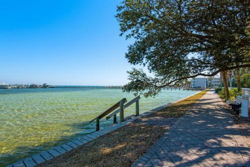 Destin West L7