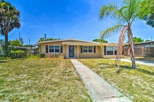 Welcoming Largo Home With Yard About 4 Mi To Beach!