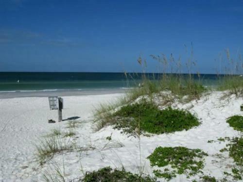 A Dream Vacation Home Only 5 Mins To Beaches And With Pool