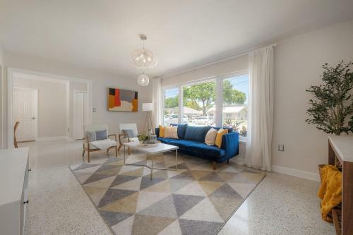 A Dream Vacation Home Only 5 Mins To Beaches And With Pool