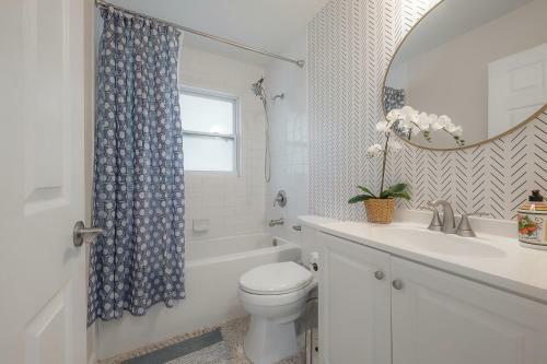A Dream Vacation Home Only 5 Mins To Beaches And With Pool