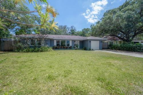 A Dream Vacation Home Only 5 Mins To Beaches And With Pool