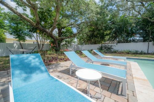 A Dream Vacation Home Only 5 Mins To Beaches And With Pool