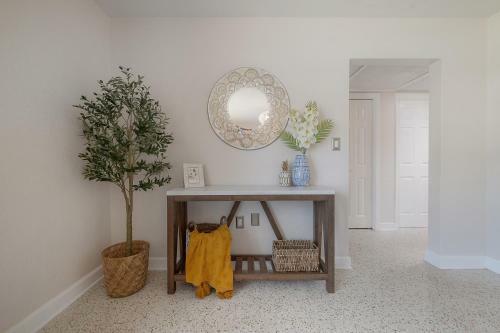 A Dream Vacation Home Only 5 Mins To Beaches And With Pool