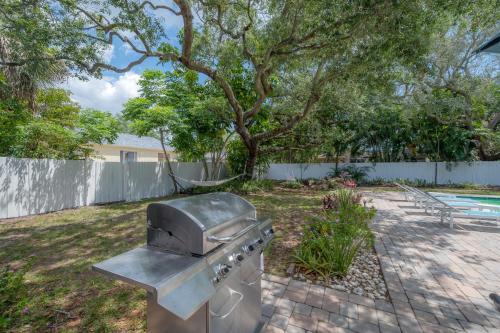 A Dream Vacation Home Only 5 Mins To Beaches And With Pool
