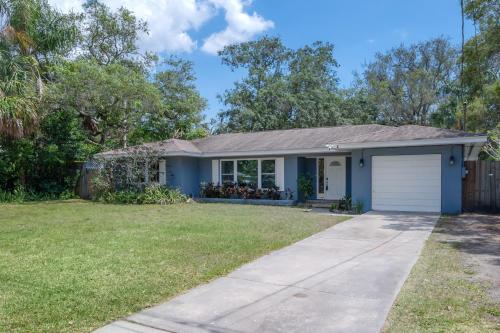 A Dream Vacation Home Only 5 Mins To Beaches And With Pool
