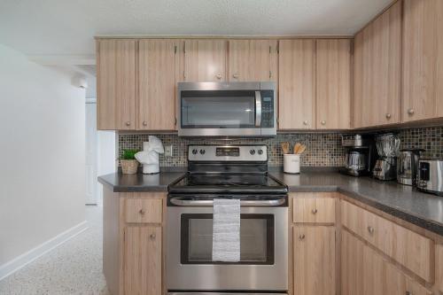 A Dream Vacation Home Only 5 Mins To Beaches And With Pool