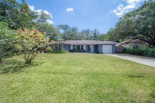 A Dream Vacation Home Only 5 Mins To Beaches And With Pool